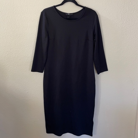 H&M Dresses & Skirts - H&M black long sleeve midi dress Size L